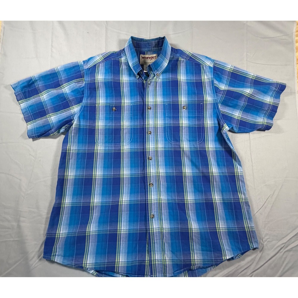 Wrangler Rugged Wear Mens XL Blue Plaid Short Sleeve Button Down Shirt Western